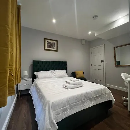Dunstable Boutique Guest House-3
