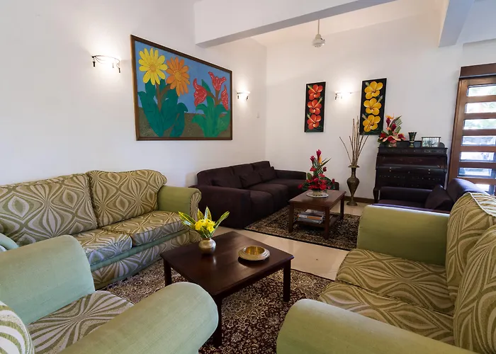 Hibiscus Boutique Hotel Pereybere Beach